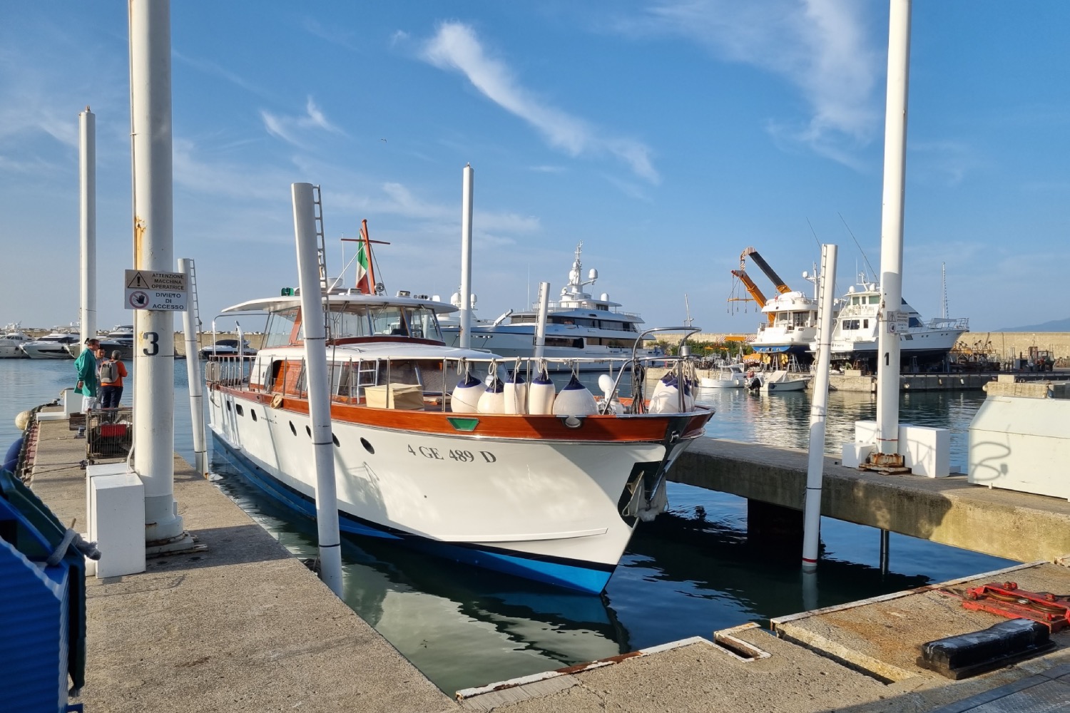 cantieri navali carm banchina porto lavagna